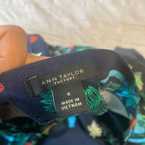 Ann Taylor plant skirt - Picture 2 of 3